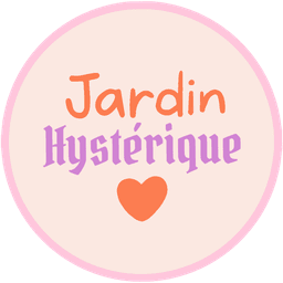 Plantes d’intérieur, pots peints et déco revalorisée à Lille. Jardin Hystérique : entre goth et dopamine, pour des intérieurs vivants.